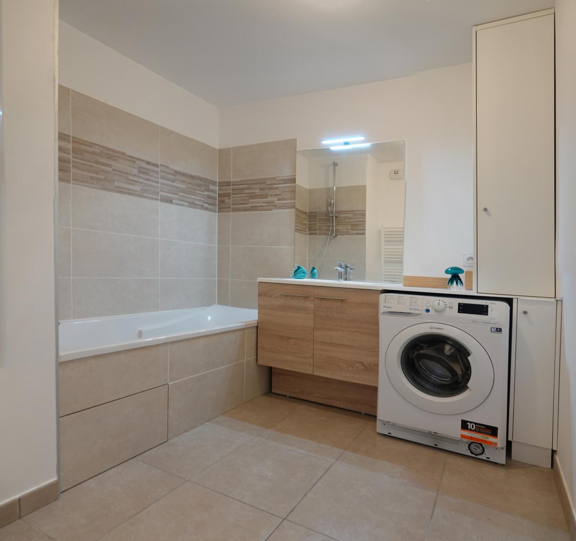Appartement Residence Neuve Proche Versailles Saint-Cyr-lʼÉcole المظهر الخارجي الصورة